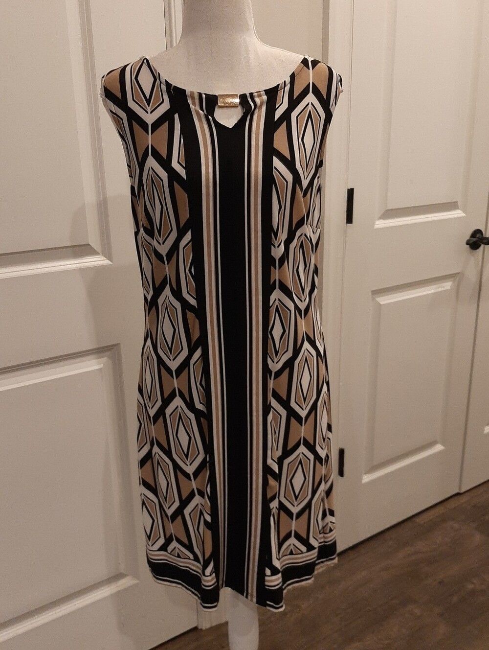 New Directions Petite PM Geometric Print Shift Dress Sleeveless Gold Accent